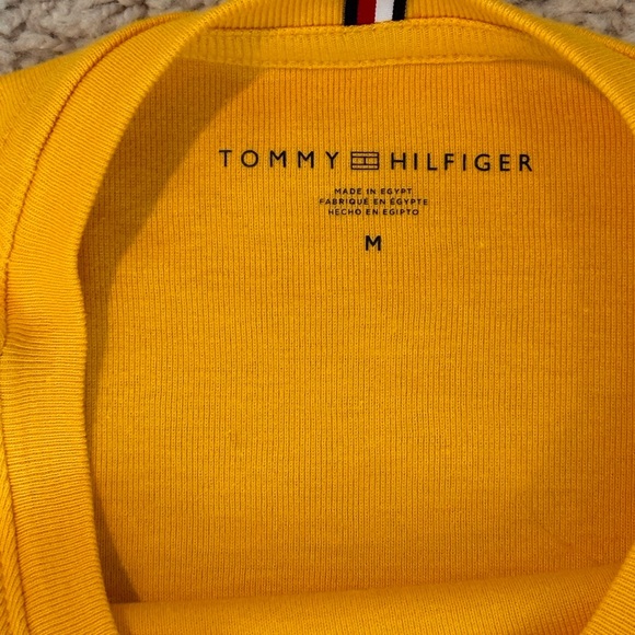 NWOT- Tommy Hilfiger Women’s SS top-Size Medium - Picture 5 of 5